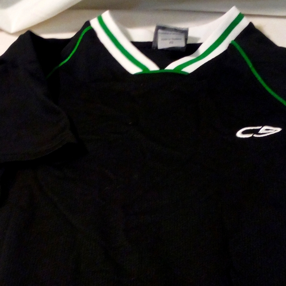 Champion boys x-small v-neck, black, green, white